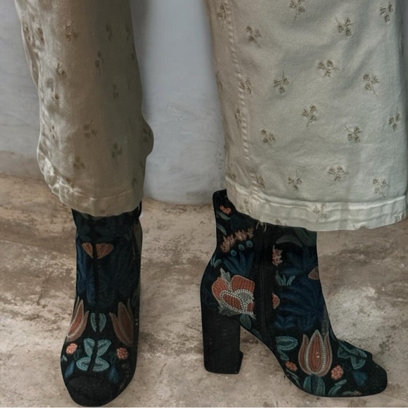 Rebecca Minkoff Floral Embroidered Ankle Boots Size 10 - Picture 3 of 12